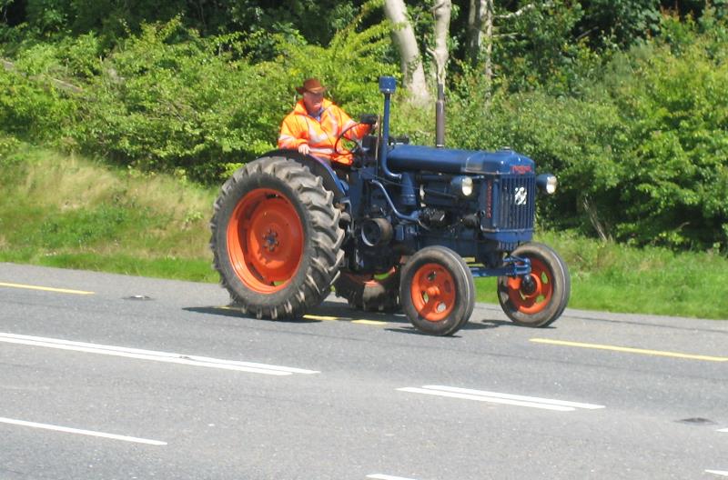 ../Images/Vintage tractor Run 2007- 31.jpg
